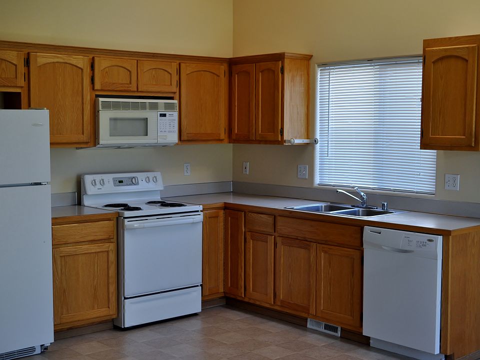1st image of 6125 101st Pl NE