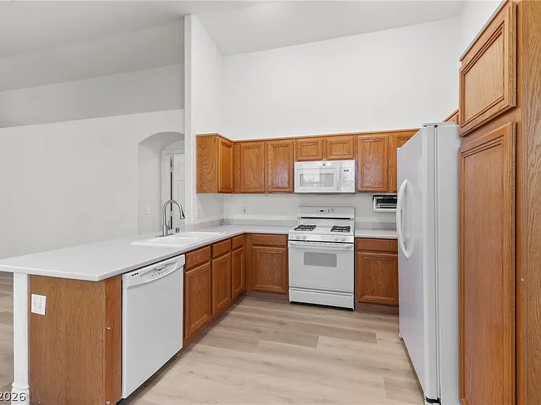 1701 Warrenville St — Photo 12