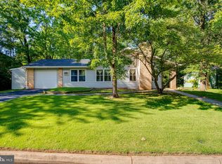 6 Running Brook Ln, Sterling, VA 20164