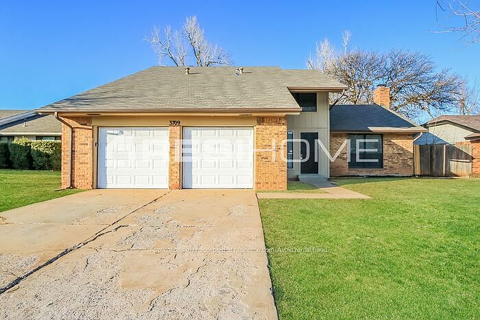 1st image of 3709 SE 51st St