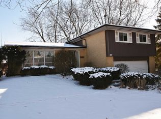 15269 Pine Dr, Oak Forest, IL 60452