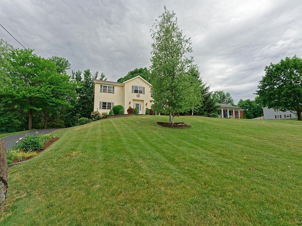 1st image of 7 Oxford Cir