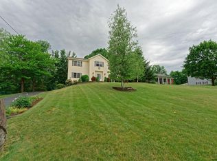 7 Oxford Cir, Troy, NY 12180