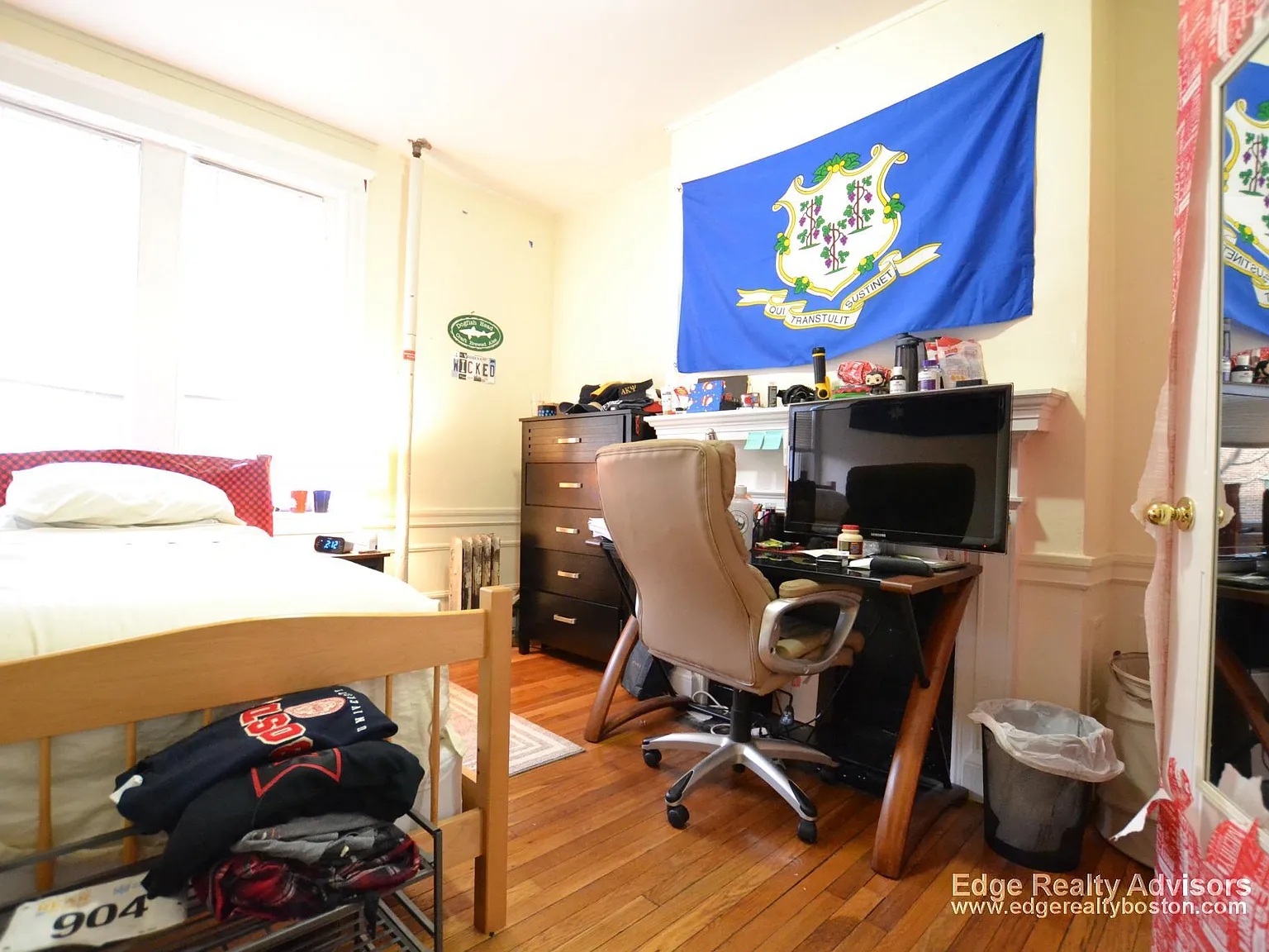 4 bed, 1050 sqft, $6,700 — Photo 4
