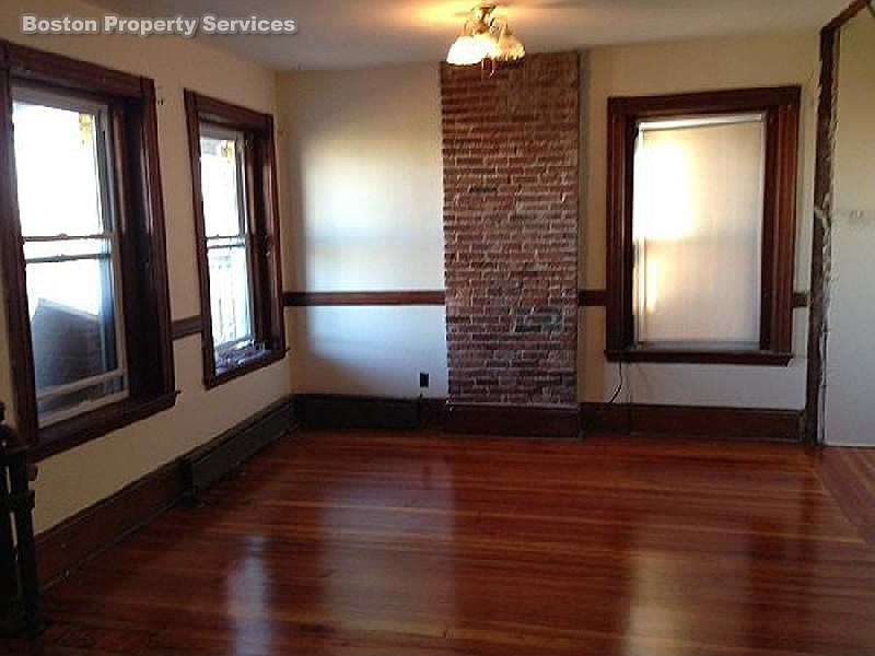 2nd image of 98 Calumet St #3R