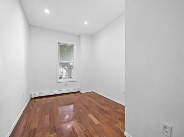 1323 Sutter Avenue image 16 of 50