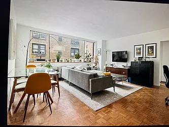 45 West 67th Street, #7K
