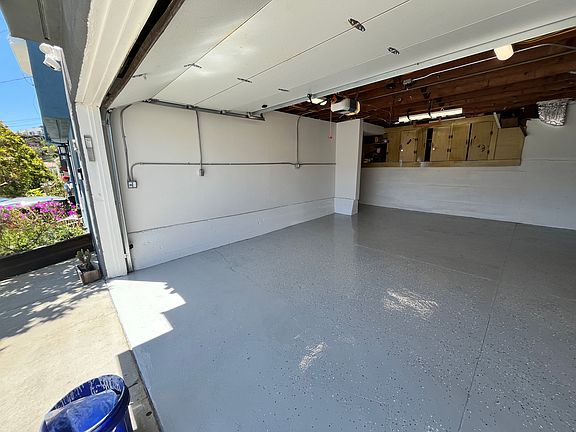 2nd image of 430 Melrose Ave