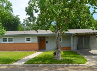 1809 E Locust Ave, Victoria, TX 77901