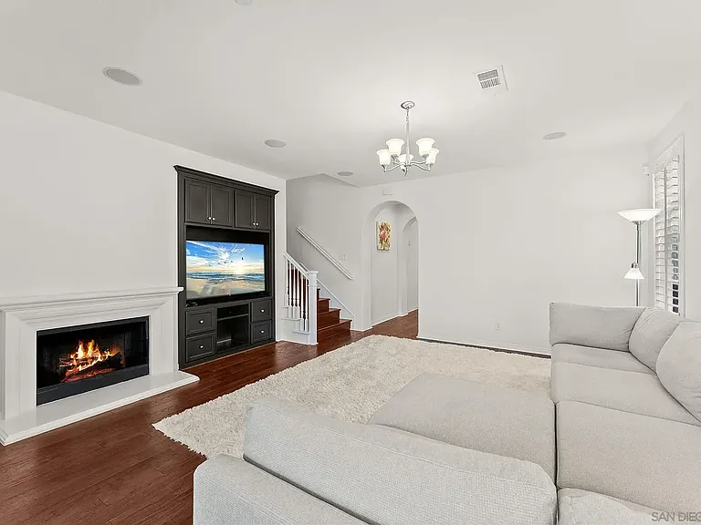 10449 Monterey Ridge Dr — Photo 6
