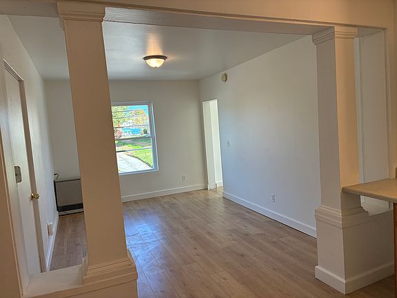 5th image of 213 Webster St #2F