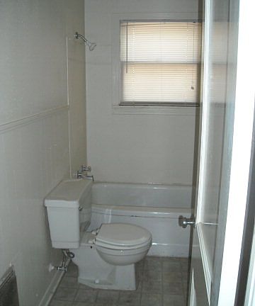 5th image of 135 Westminster St