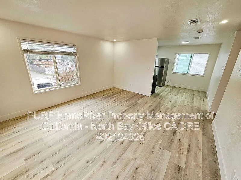 2 bed, 1.0 bath, $1,600 — Photo 2