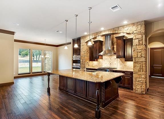 4th image of 801 Sweet Grass Ln