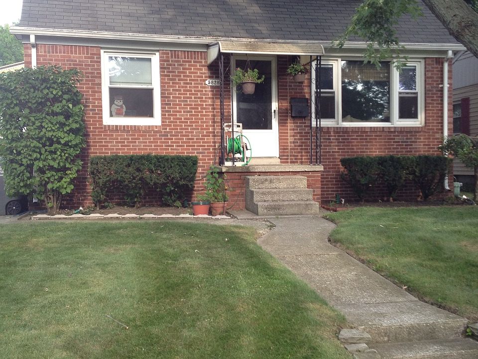 2nd image of 5828 Adelaide Dr