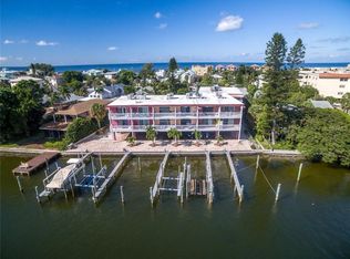 143 94th Ave APT 4, Treasure Island, FL 33706