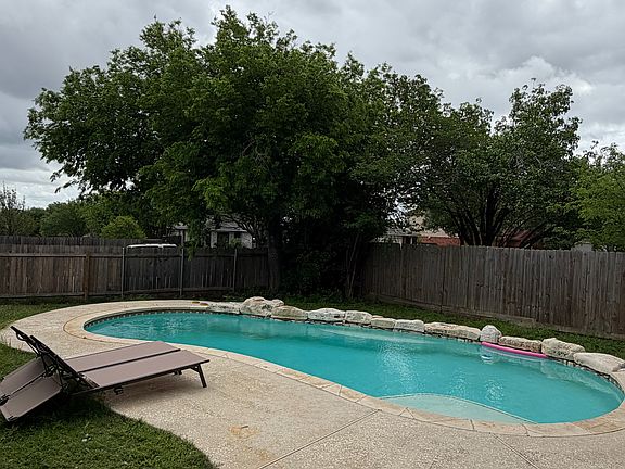 3rd image of 1210 Highland Dr