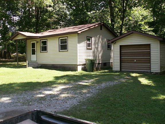 2nd image of 6804 Sparrow Ln