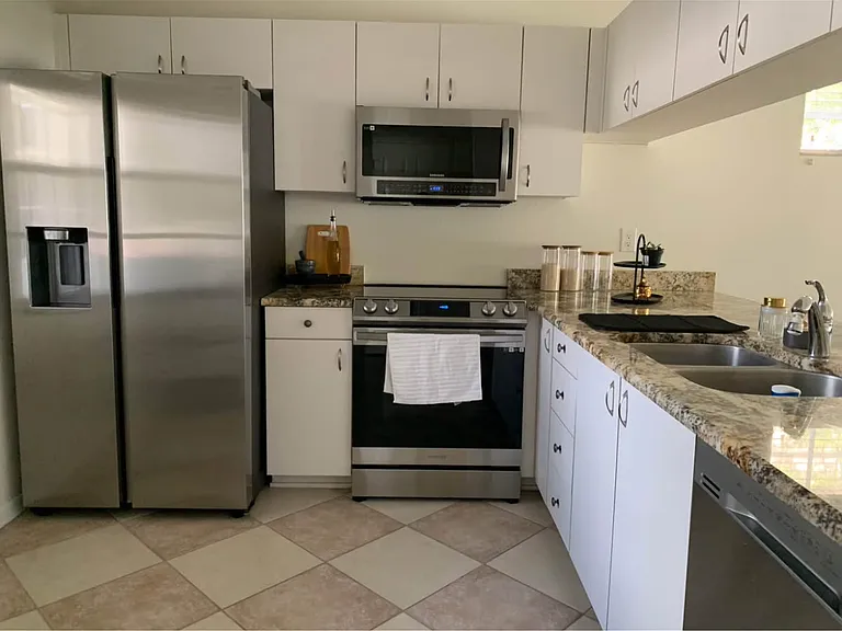 8715 Lake Place Ln #6A — Photo 7