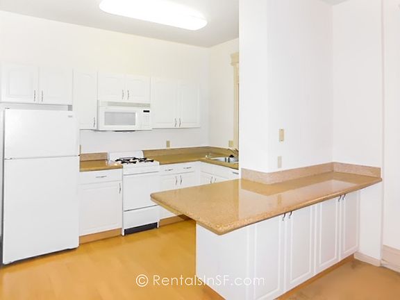 3rd image of 900 Powell St APT 12