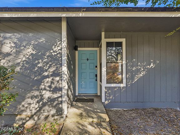 2nd image of 3959 ST ISABEL Drive E