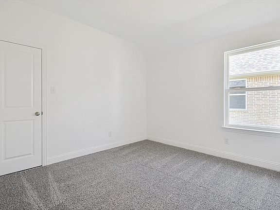 4th image of 1308 Lavinola Ln