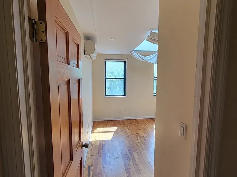 2034 2nd Ave #4B — Photo 14