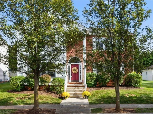 1738 Lions Dr, Christiansburg, VA 24073