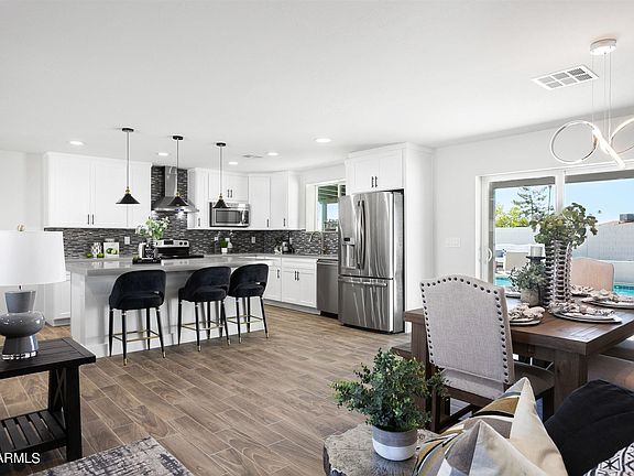 4th image of 6029 W Clarendon Ave