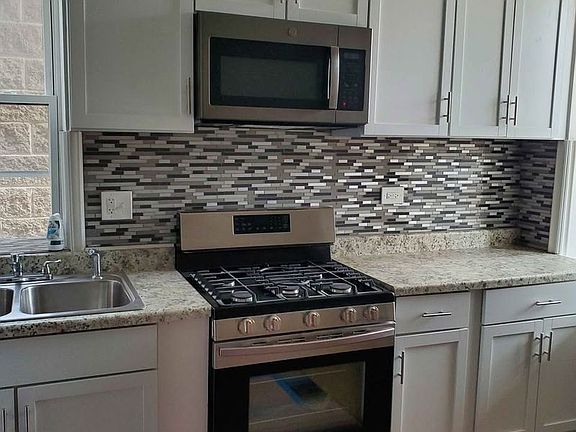 3rd image of 4119 W Van Buren St #1