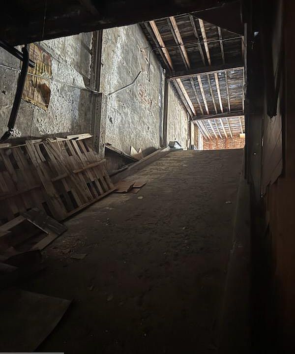 2nd image of 1908 Morris St
