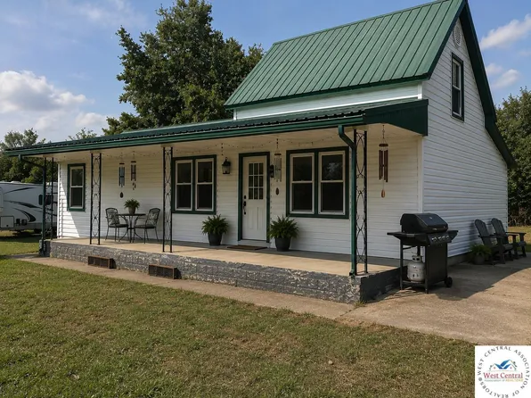 20632 Seals Rd, Versailles, MO 65084