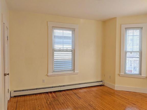 5th image of 397 Washington St