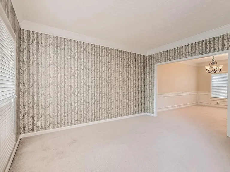 390 Saddle Bridge Dr — Photo 4