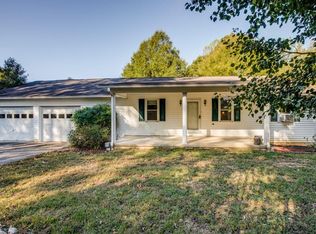 142 Watermark Ln, Pinnacle, NC 27043