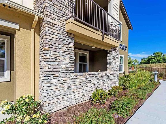 3rd image of 1420 Nestwood Way