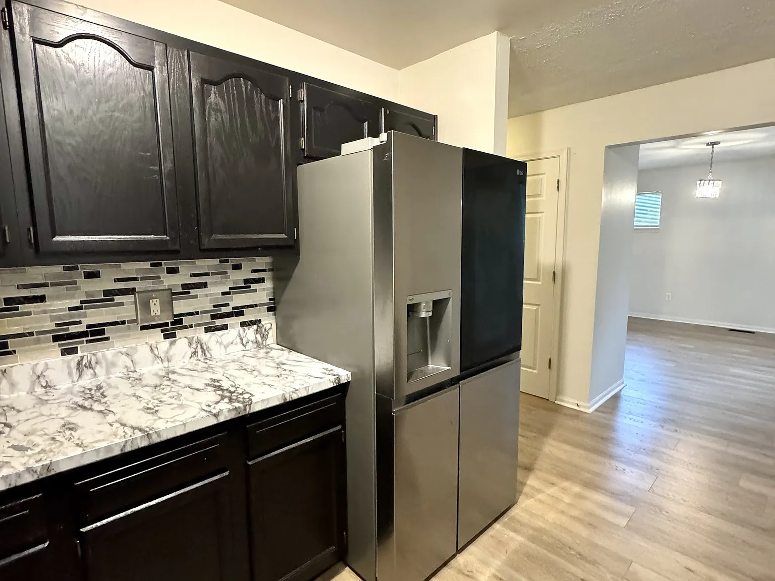 3 bed, 1.5 bath, 1500 sqft, $1,749 — Photo 3