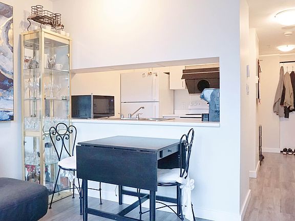 5th image of 438 Seymour St #1801