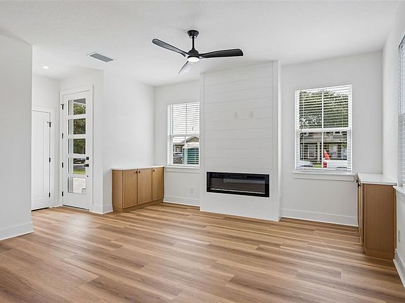5th image of 2119 W LUCERNE TERRACE
