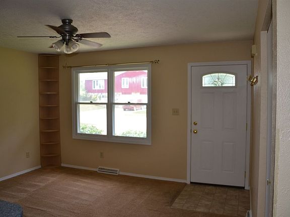 4th image of 515 Downey Ave