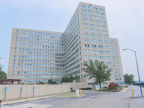 8900 E Jefferson Ave #1130-1131, Detroit, MI 48214