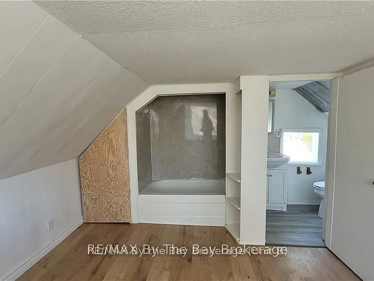 50 Glenwood Dr — Photo 11