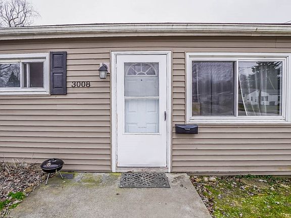 2nd image of 3008-3012 Shelburn Ave