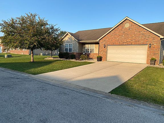 2nd image of 27 Rosewood Ln