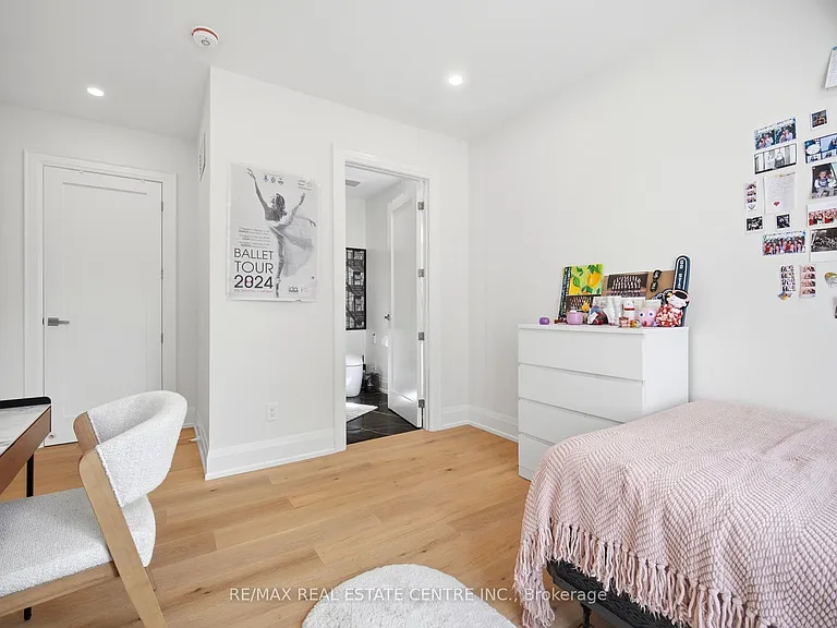 2450 Rebecca St — Photo 26