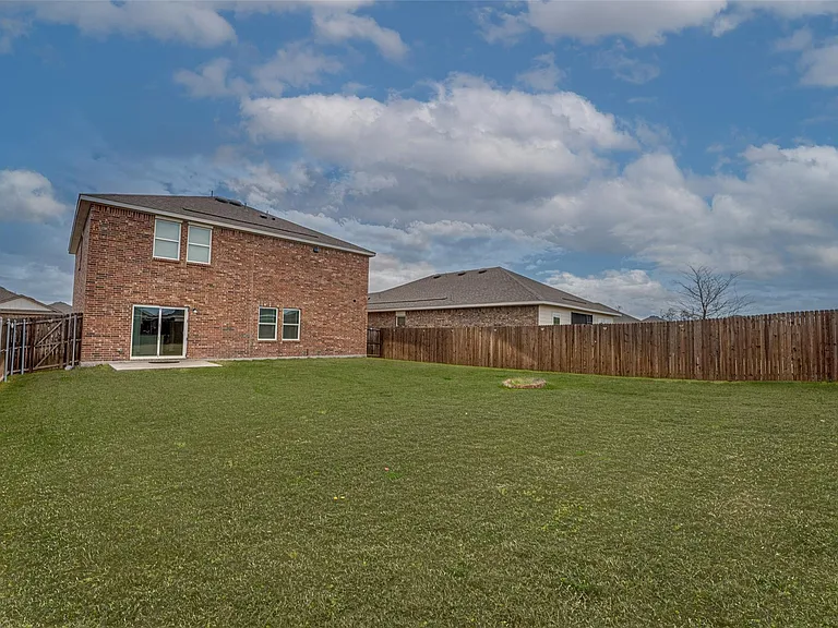 767 Camden Dr — Photo 24