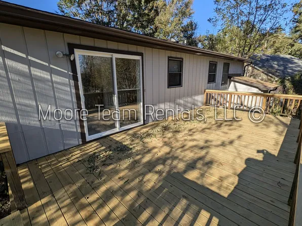 519 E Blue Ridge Rd, East Flat Rock, NC 28726