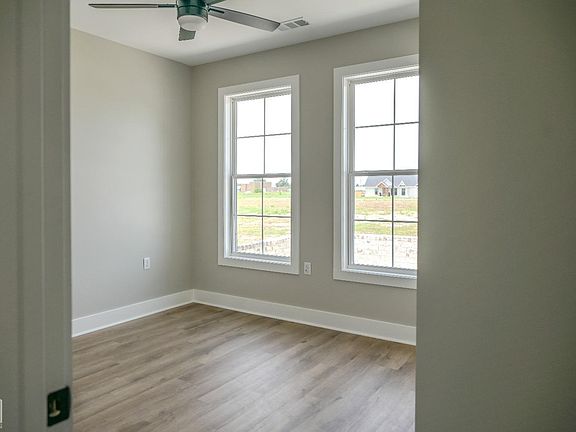4th image of 103 Jean Dr