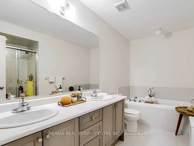 5 Blackberry Valley Cres #UPPER — Photo 18