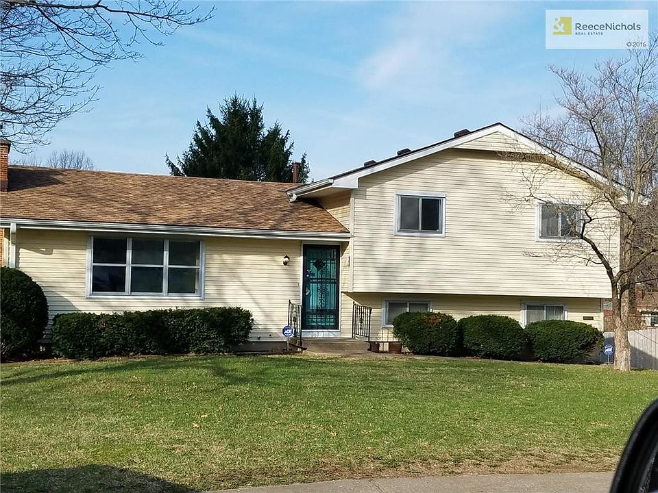 Great neighborhood!  Newer roof and gutters. No maintenance siding. Landscaped nicely.